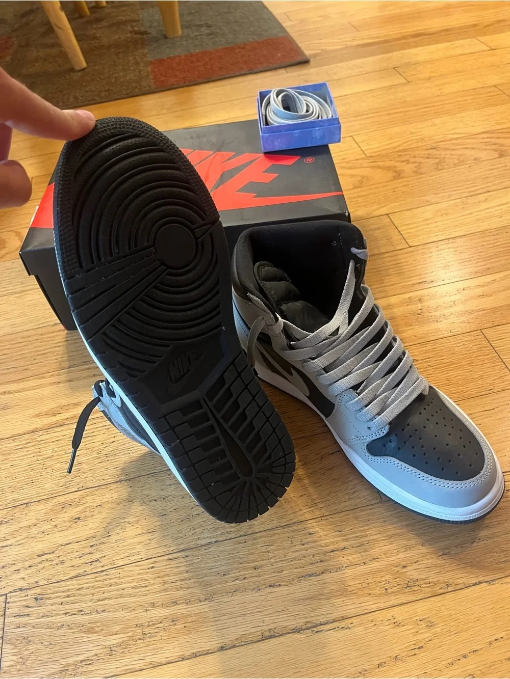 Jordan 1 retro smoke grey